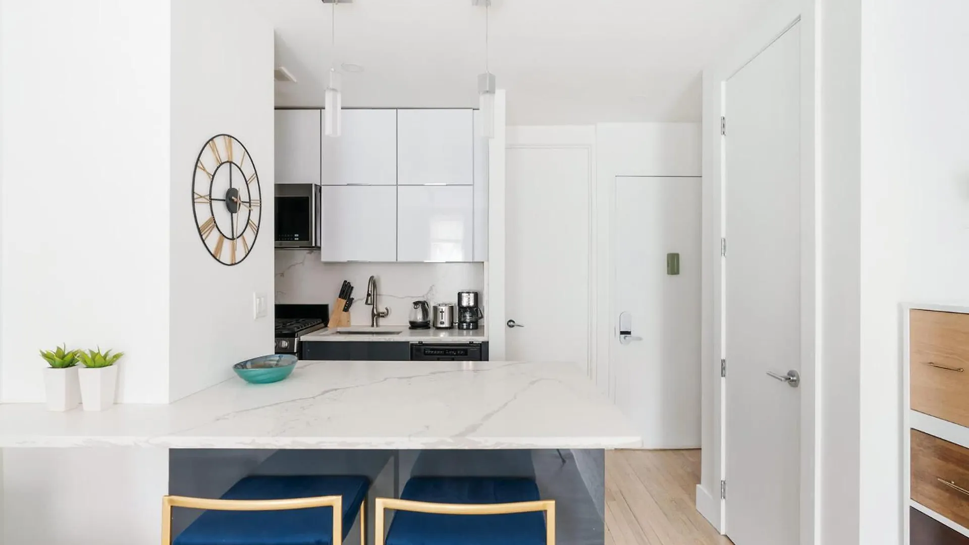 1597-10 New Studio Upper East Side W&D In Unit New York Apartment