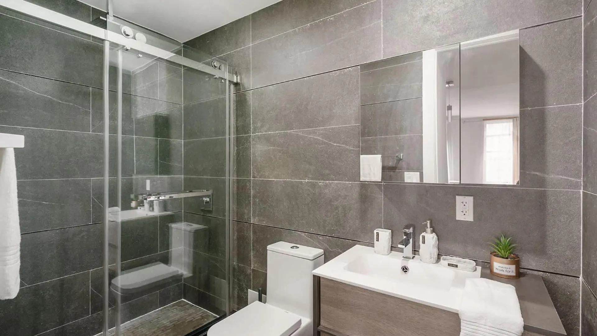 1597-10 New Studio Upper East Side W&D In Unit New York United States