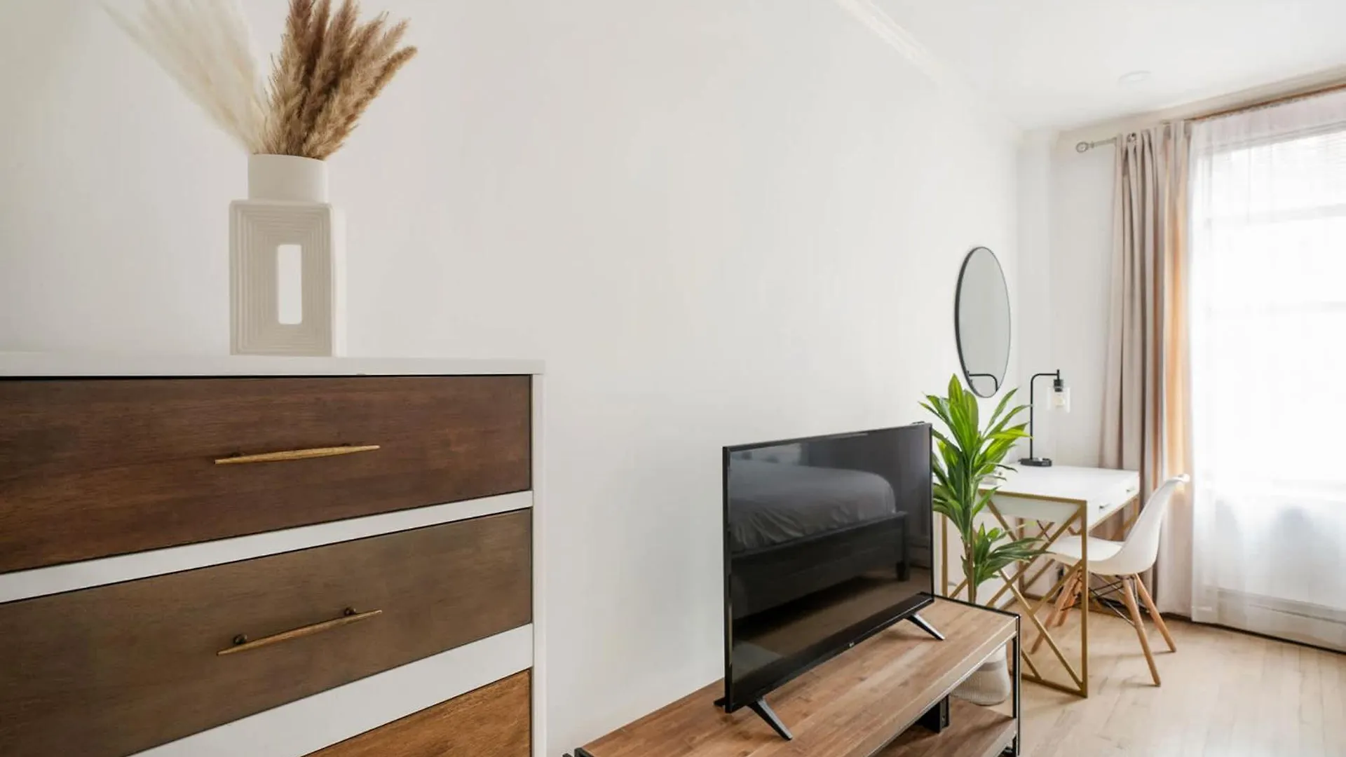 1597-10 New Studio Upper East Side W&D In Unit New York
