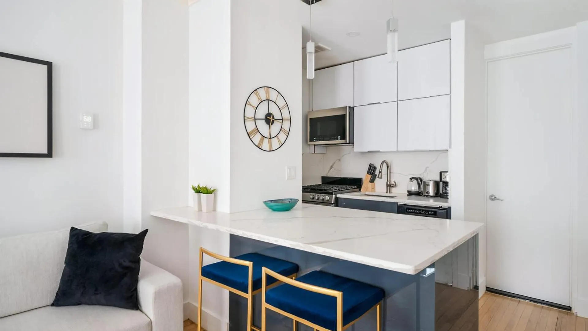 1597-10 New Studio Upper East Side W&D In Unit New York 0*,